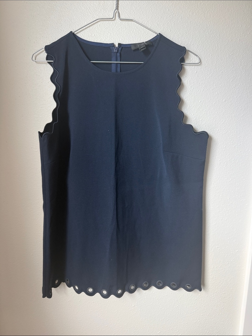 Sleeveless Scallop Edge Shell Top - Navy